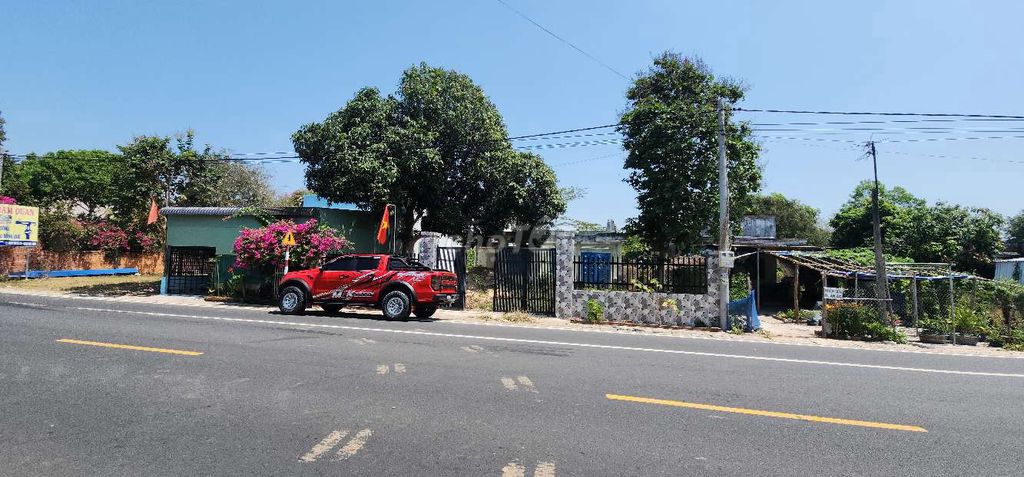 1000m2 MT DT998 Hồ Tràm, đất vuông vức, nở hậu. Tiện làm Homestay ở