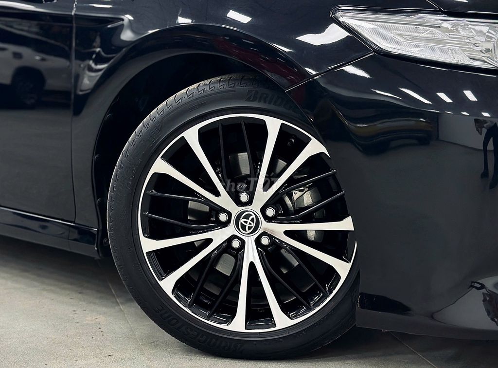 Toyota Camry 2.5Q Model 2022 siêu cọp. Mua bán Ô tô tại Quận 11 Tp Hồ Chí Minh được đăng bởi Kim Ngân Xe Lướt hình 8