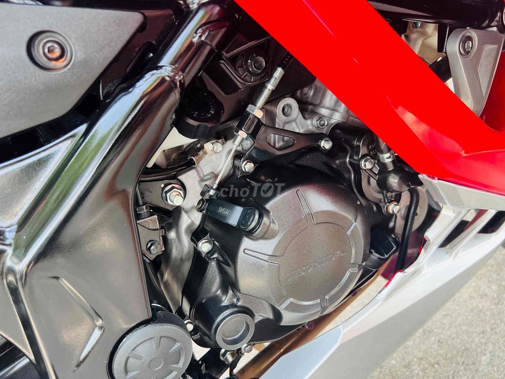 HONDA CBR 150R bản HRC Xe lướt mới pkl moto. Mua bán Xe máy tại Quận Cầu Giấy Hà Nội được đăng bởi Tong motor xe may hình 5