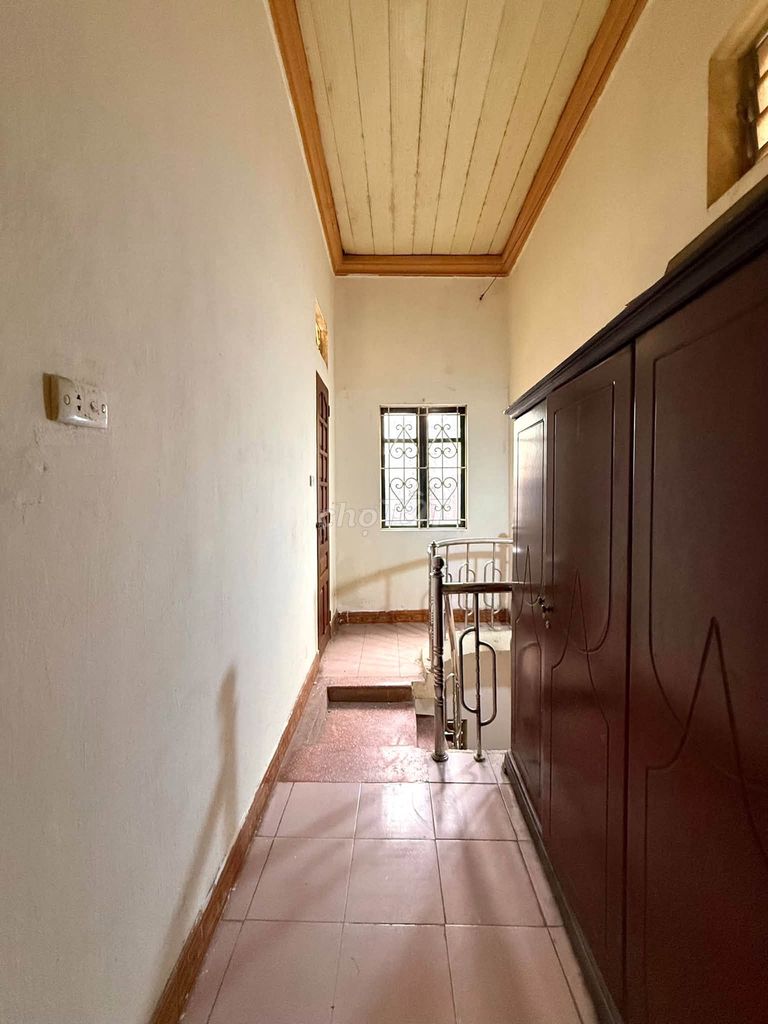 Cho thuê nhà nguyên căn ngõ 210 Đội Cấn, Ba Đình, 90m2, 10tr/tháng