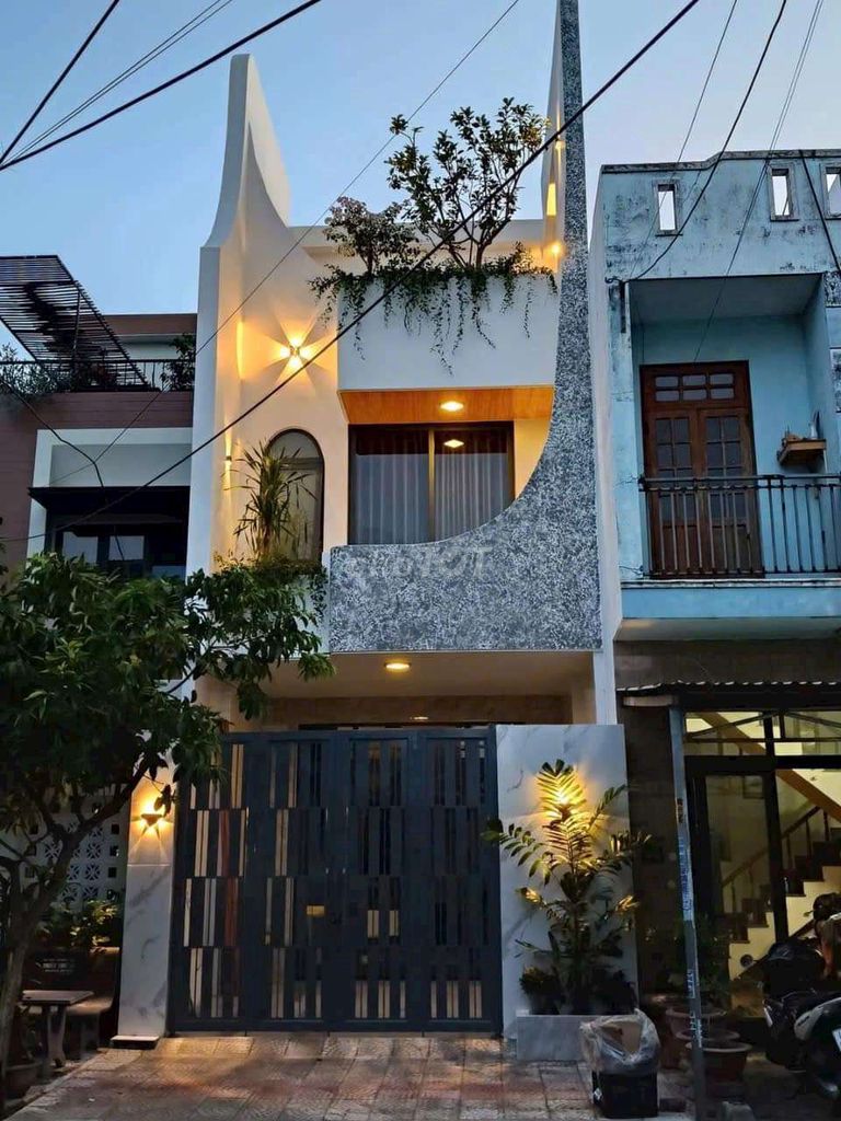 🏡 BÁN NHÀ 3 TẦNG HIỆN ĐẠI - GẦN BIỂN HÒA MINH - ĐƯỜNG 5.5M - CÓ GARA