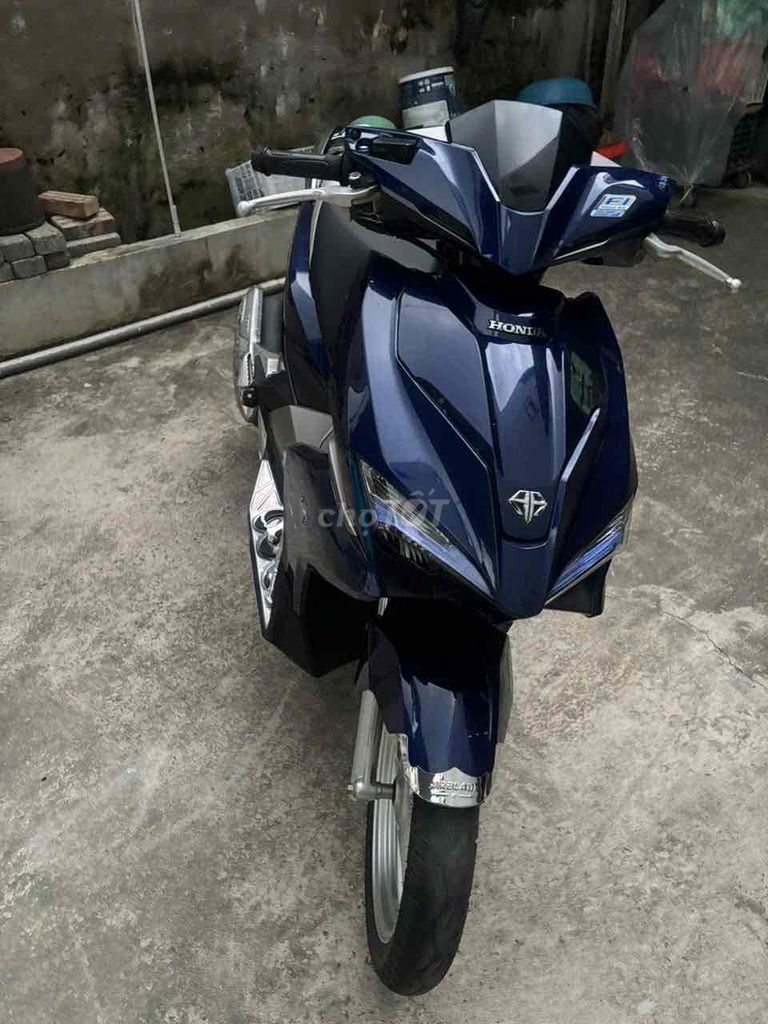 Honda Air Blade Xanh đen 14172 km. Mua bán Xe máy tại Huyện Quốc Oai Hà Nội được đăng bởi hung hình 3