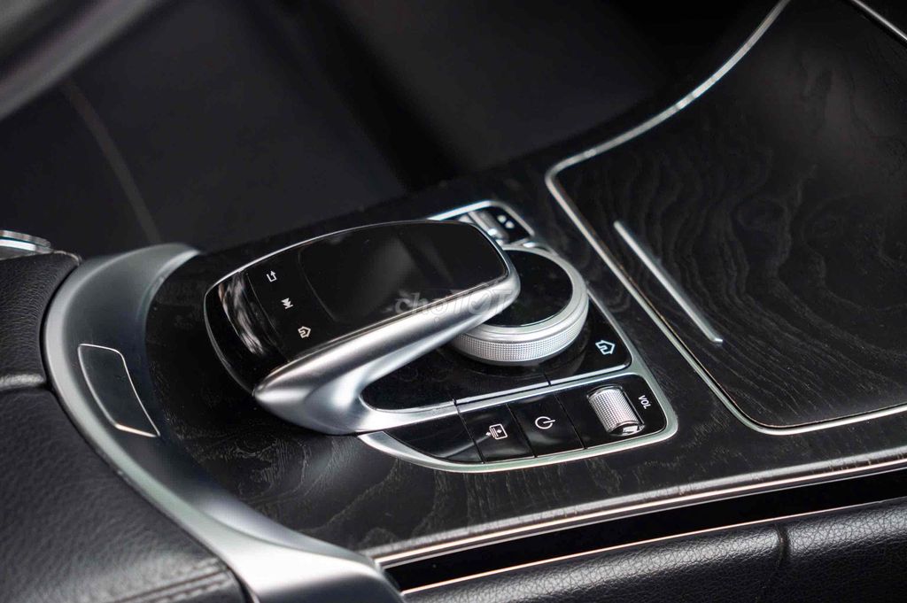 LONG ANH AUTO về Mercedes C200FL 2019. Mua bán Ô tô tại Quận 7 Tp Hồ Chí Minh được đăng bởi LongAnh AuTo  hình 13