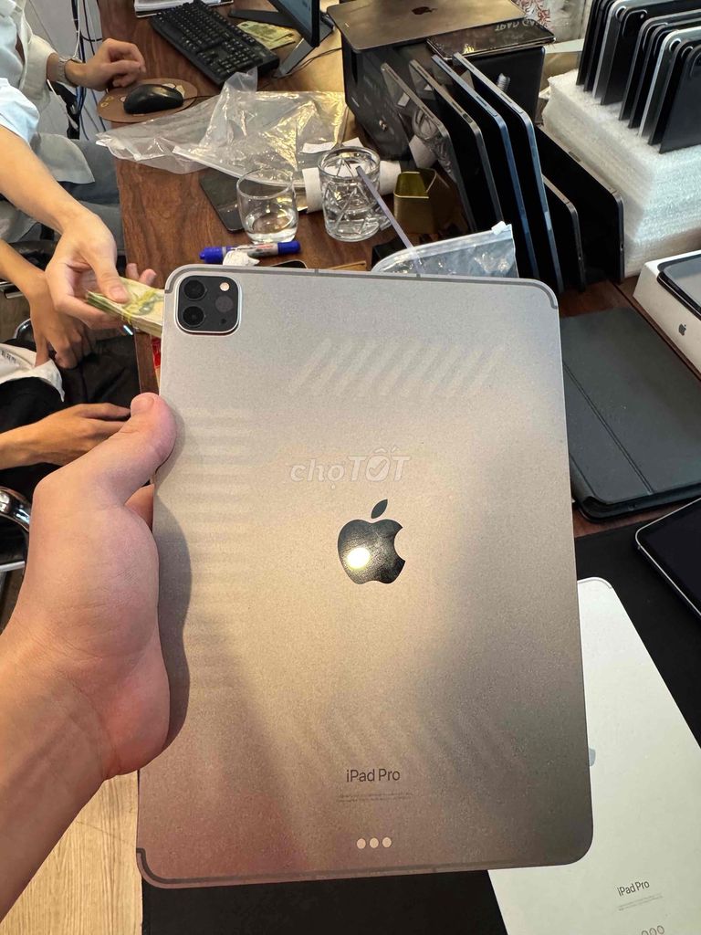 Apple iPad Pro M2 128GB Bạc. Mua bán Máy tính bảng tại Quận Hoàng Mai Hà Nội được đăng bởi chu  hình 1