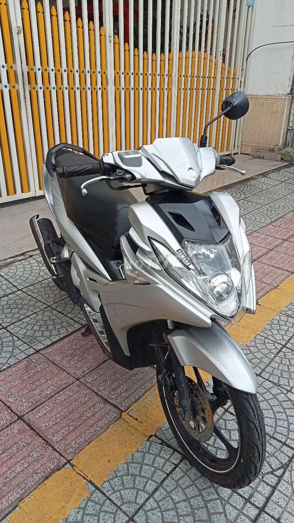 Yamaha Nouvo SX Fi màu Bạc. Mua bán Xe máy tại Quận Thanh Khê Đà Nẵng được đăng bởi Trần Khải hình 1