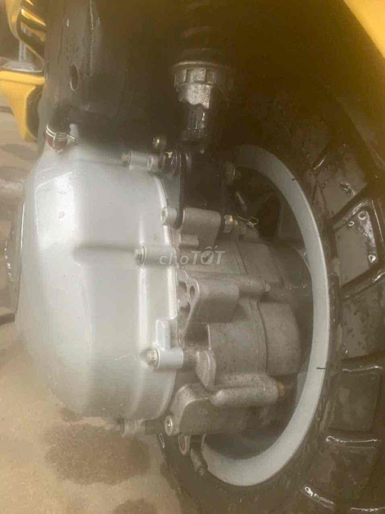 Piaggio 125 3Vie màu vàng xe lướt 10000km bstp. Mua bán Xe máy tại Quận 11 Tp Hồ Chí Minh được đăng bởi Thịnh hình 6