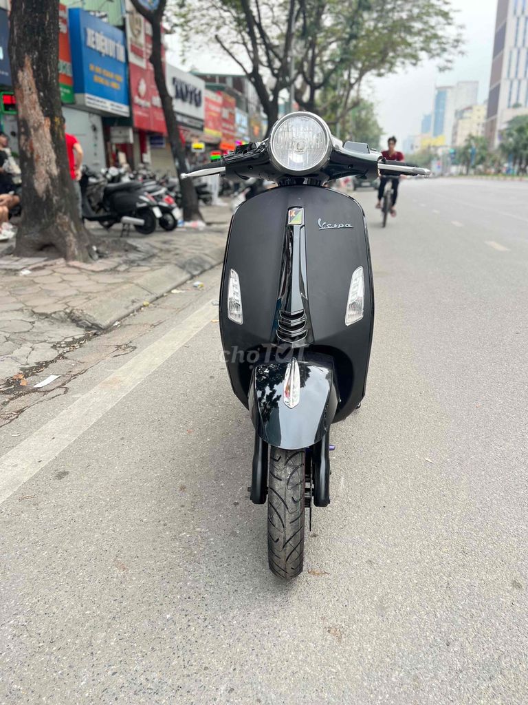 Xe điện Vespa đen nhám đủ giấy tờ