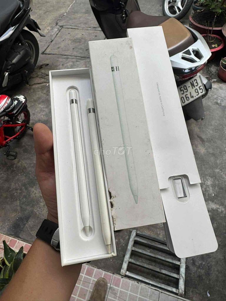 Bút 2 cảm ứng Apple Pencil 1. Mua bán Phụ kiện (Màn hình, Chuột...) tại Thành phố Bảo Lộc Lâm Đồng được đăng bởi Lương Trí hình 1