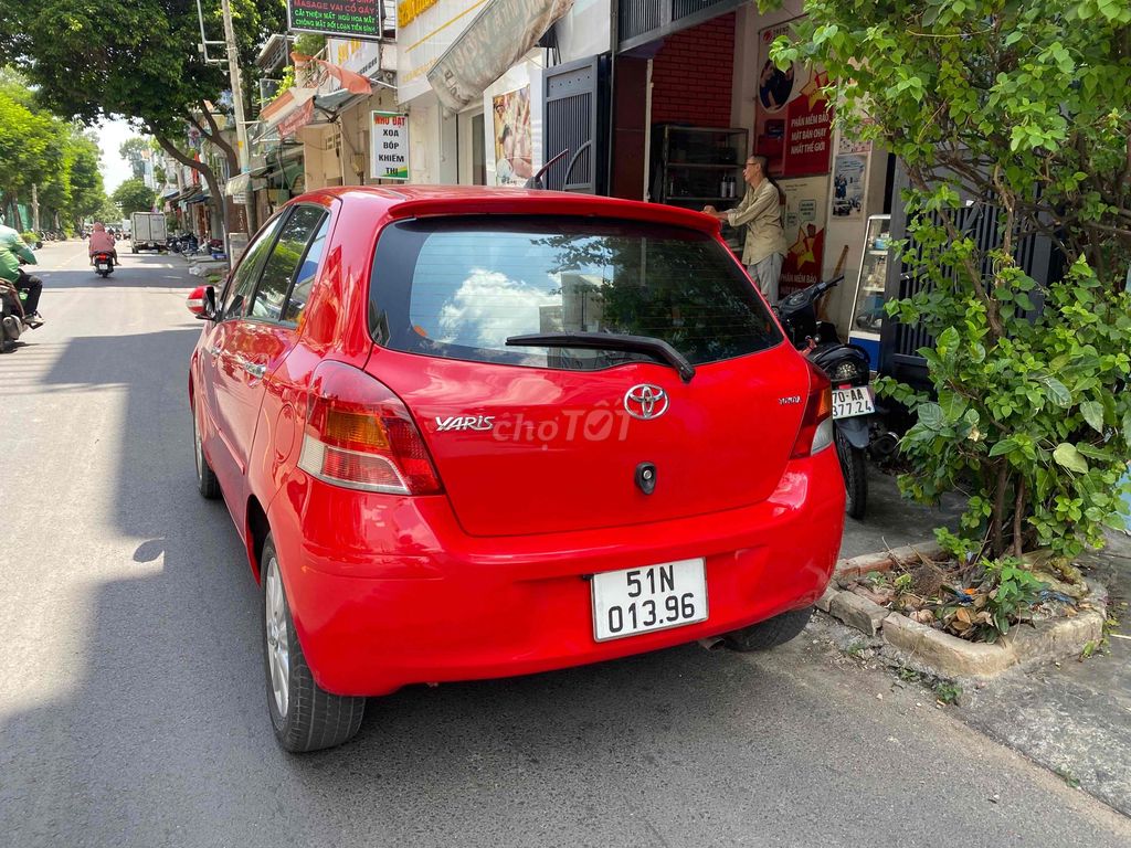 Toyota Yaris 2011 photo 3