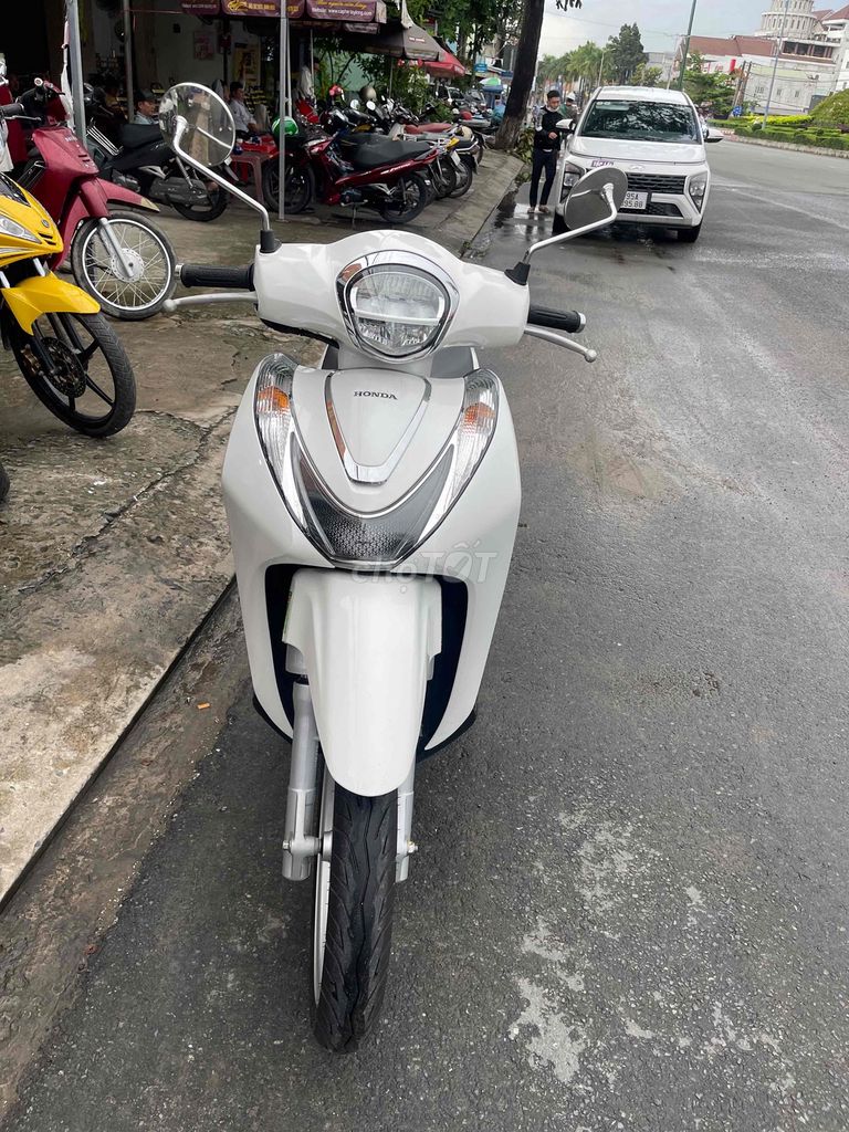 Sh Mode  cbs 2022 xe như mới keng bs65. Mua bán Xe máy tại Quận Ninh Kiều Cần Thơ được đăng bởi Cửa Hàng xe máy Hoàng Hải hình 2