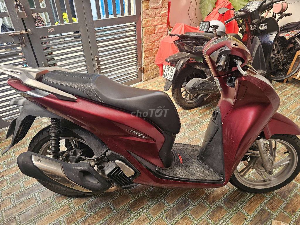 Хонда SH 2020 красная 40 000 км