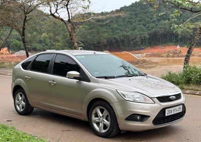 Ford Focus 2011 Vàng cát. Mua bán Ô tô tại Huyện Sóc Sơn Hà Nội được đăng bởi Anh Chiến