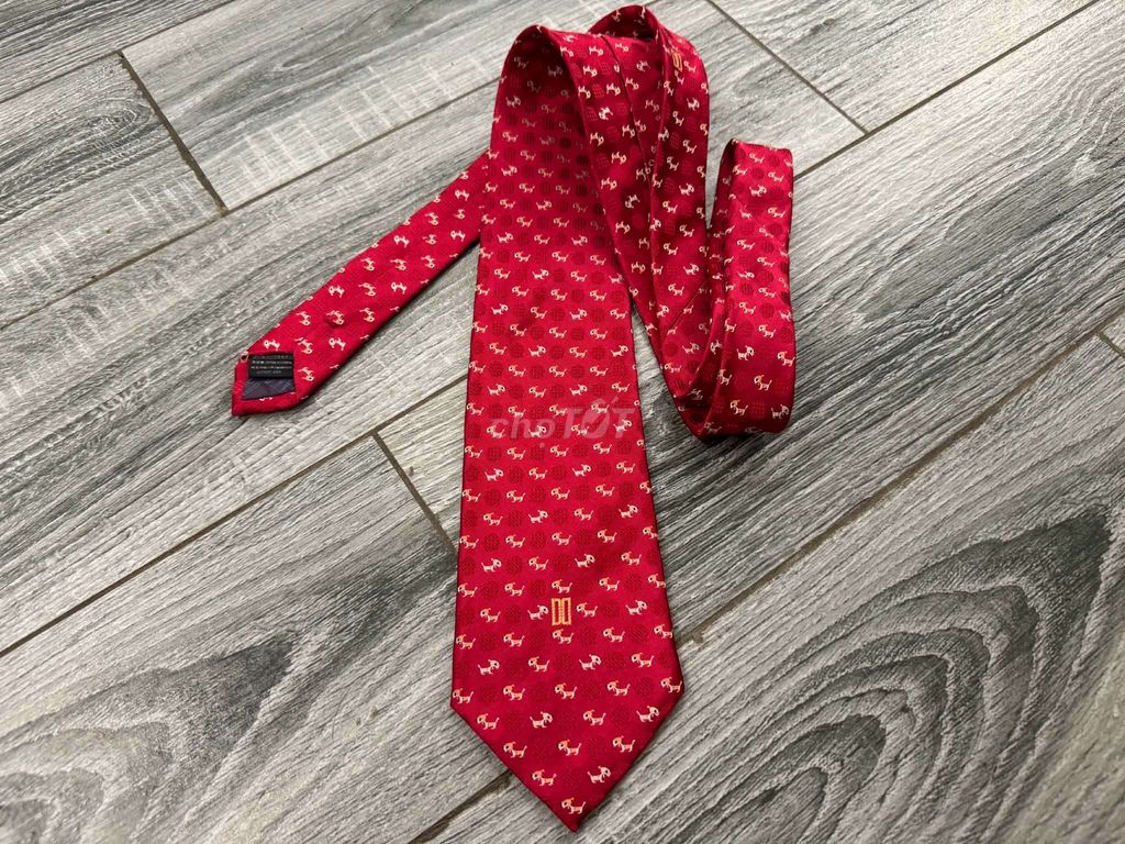Cà vạt Daks nam Vải Đỏ 8.5cm. Mua bán Phụ kiện thời trang khác tại Thành phố Biên Hòa Đồng Nai được đăng bởi Đỗ Liên hình 1