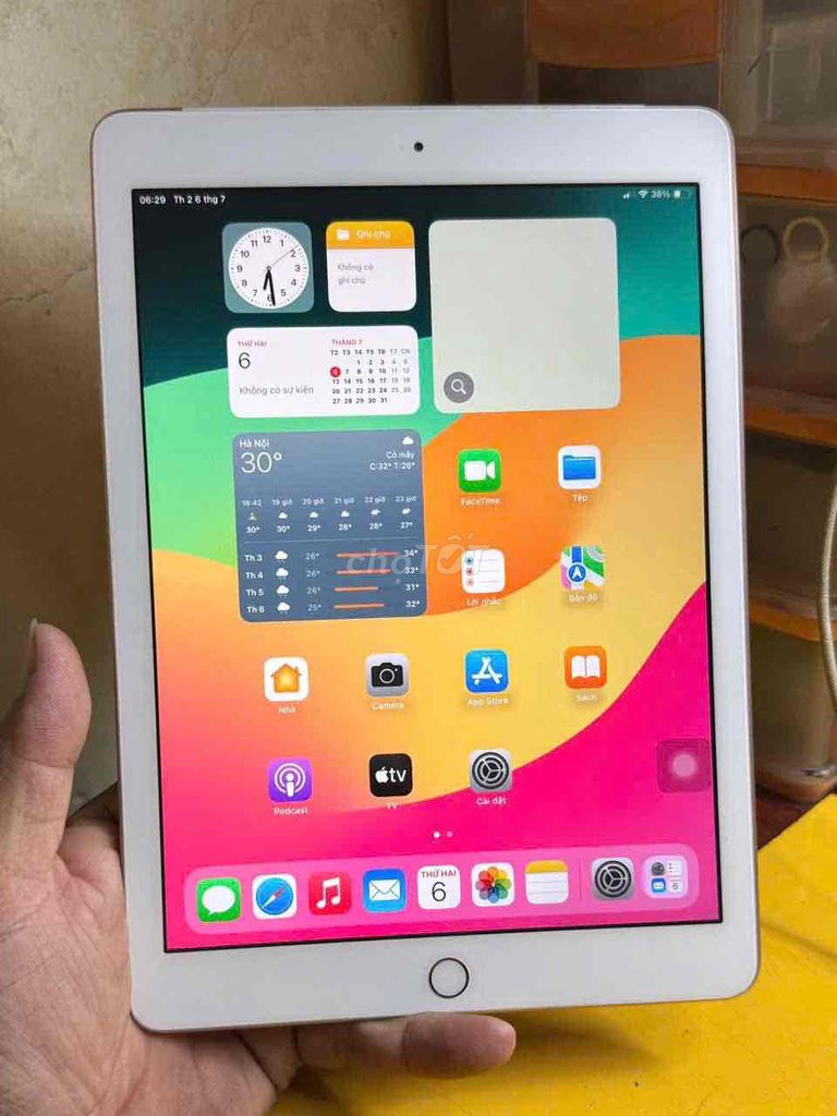 iPad Gen 6 128GB 4G (giá 2100k). Mua bán Máy tính bảng tại Quận Tân Bình Tp Hồ Chí Minh được đăng bởi Chuyên Bán Đồ 2hand hình 1