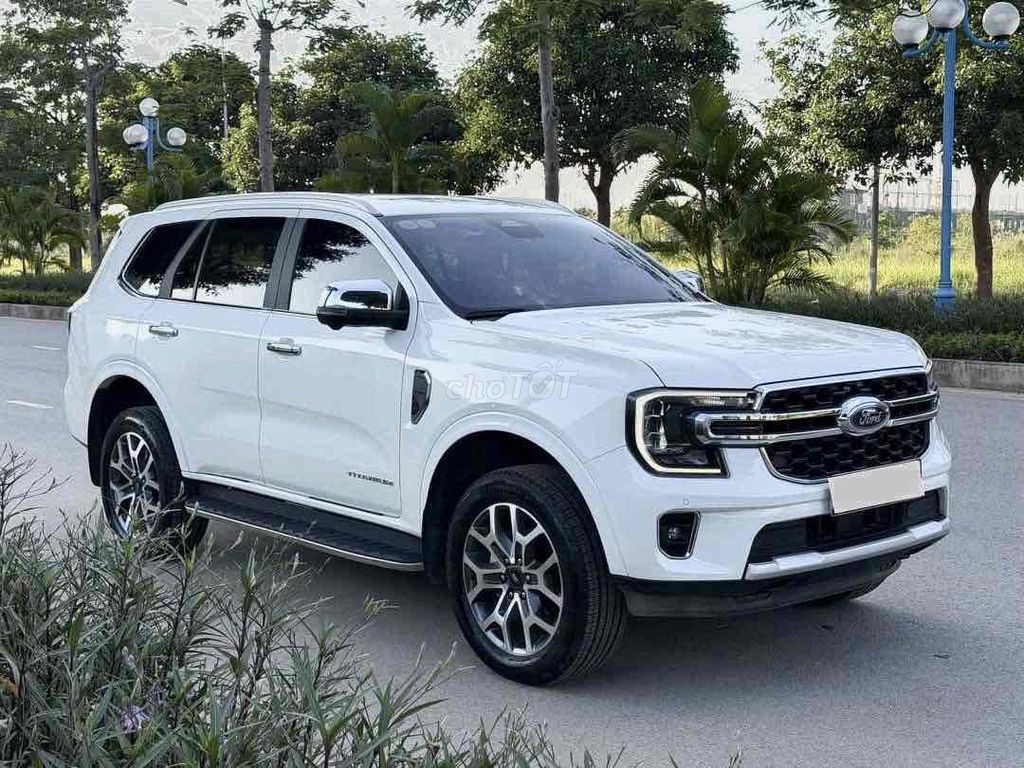 Форд Эверест Титан 2,0 л 4x2 AT 2025 Белый