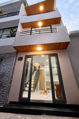 Аренда · 2 комн. · 13 м² · Quận 1, ул. Đường Trần Hưng Đạo