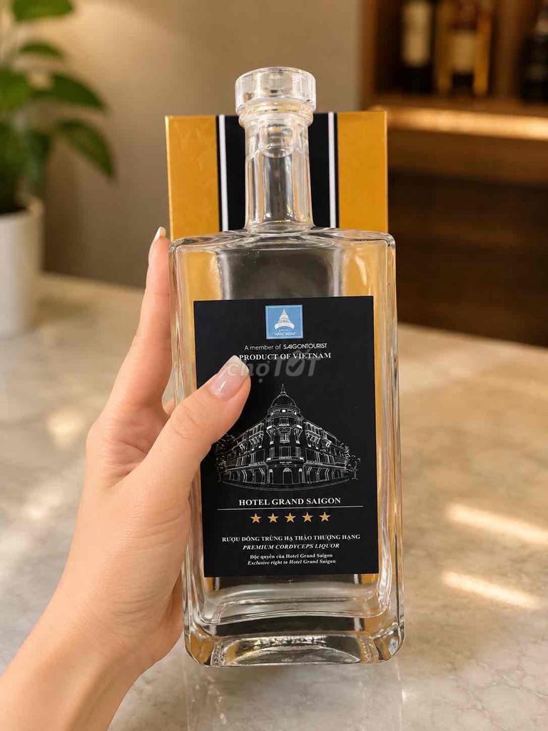 Vỏ chai rượu Grand Hotel Saigon. Mua bán Đồ sưu tầm, đồ cổ tại Huyện Hóc Môn Tp Hồ Chí Minh được đăng bởi Trinh Nè hình 1