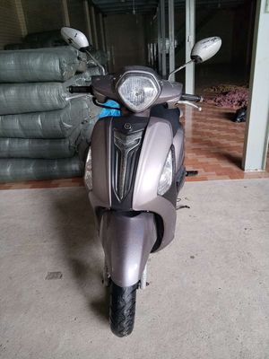 Nhà mình cần bán xe Grande đời 2017. Mua bán Xe máy tại Quận 12 Tp Hồ Chí Minh được đăng bởi Bình an