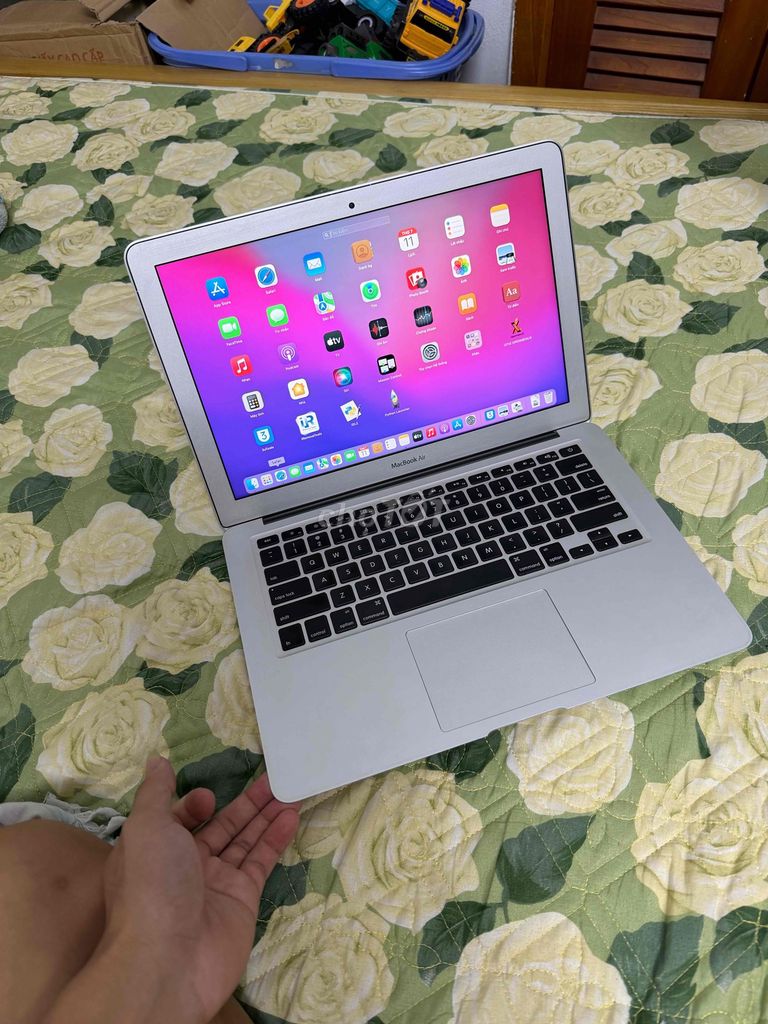 Apple Macbook Air 2017 8GB/256GB Bạc. Mua bán Laptop tại Quận Hoàng Mai Hà Nội được đăng bởi Hoàng Như hình 1
