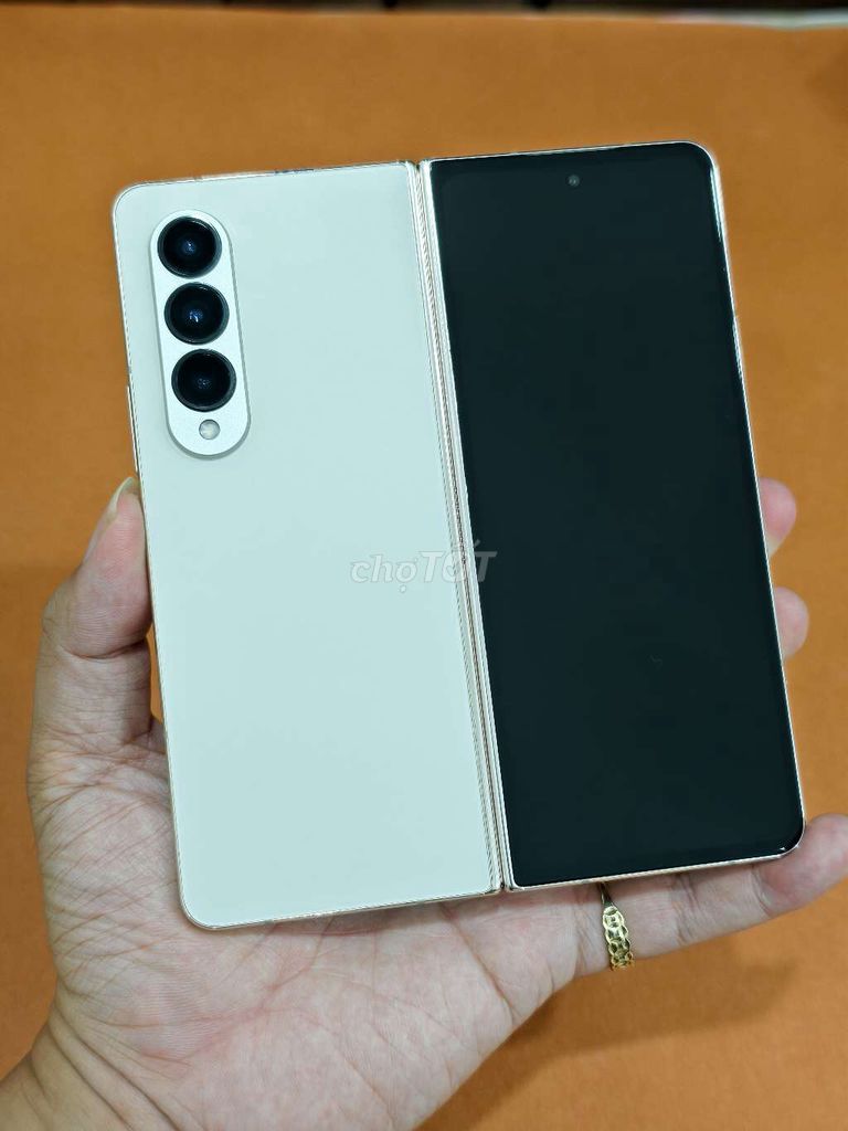 Samsung Galaxy Fold 4 Vàng 12/256GB . Mua bán Điện thoại tại Quận Hoàng Mai Hà Nội được đăng bởi Nguyễn Ngọc Huy hình 1