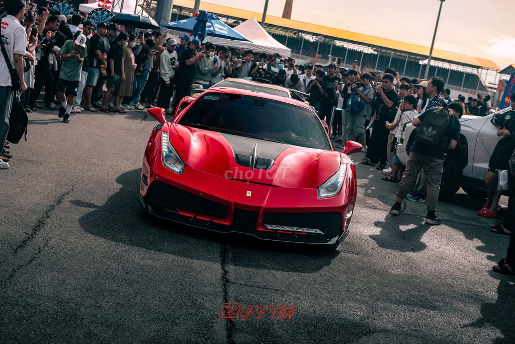 Ferrari 488 GTB biển trắng, đăng kí 2017. Mua bán Ô tô tại Thành phố Thuận An Bình Dương được đăng bởi Thắng Trần Auto hình 10