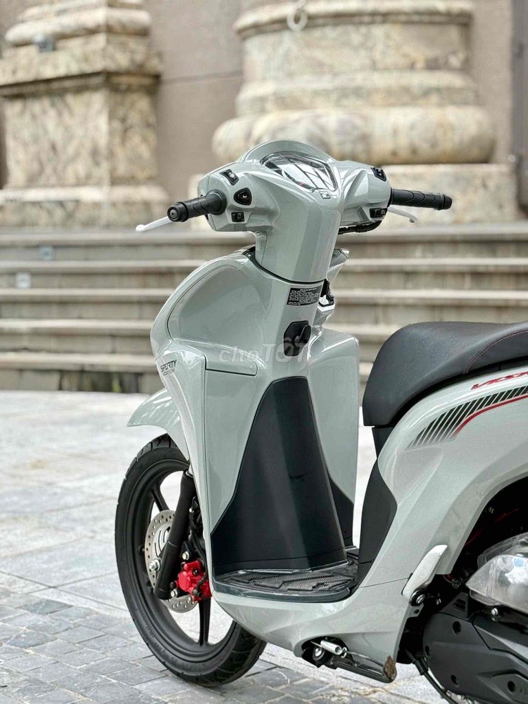 Honda Vision Sport 2024 Xám xi măng cực mới gắt. Mua bán Xe máy tại Quận Ba Đình Hà Nội được đăng bởi Xe Máy Nam Thi hình 6