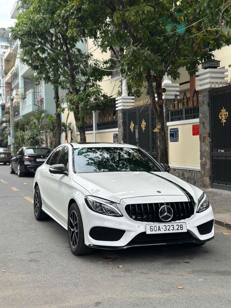 Mercedes C300 AMG model 2017 - 99000 km Ngay chủ