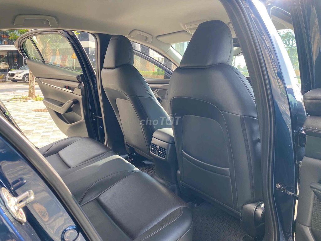 Mazda 3 2020 1.5L Luxury - 70000 km. Mua bán Ô tô tại Quận Long Biên Hà Nội được đăng bởi Bùi Đình Thông hình 15