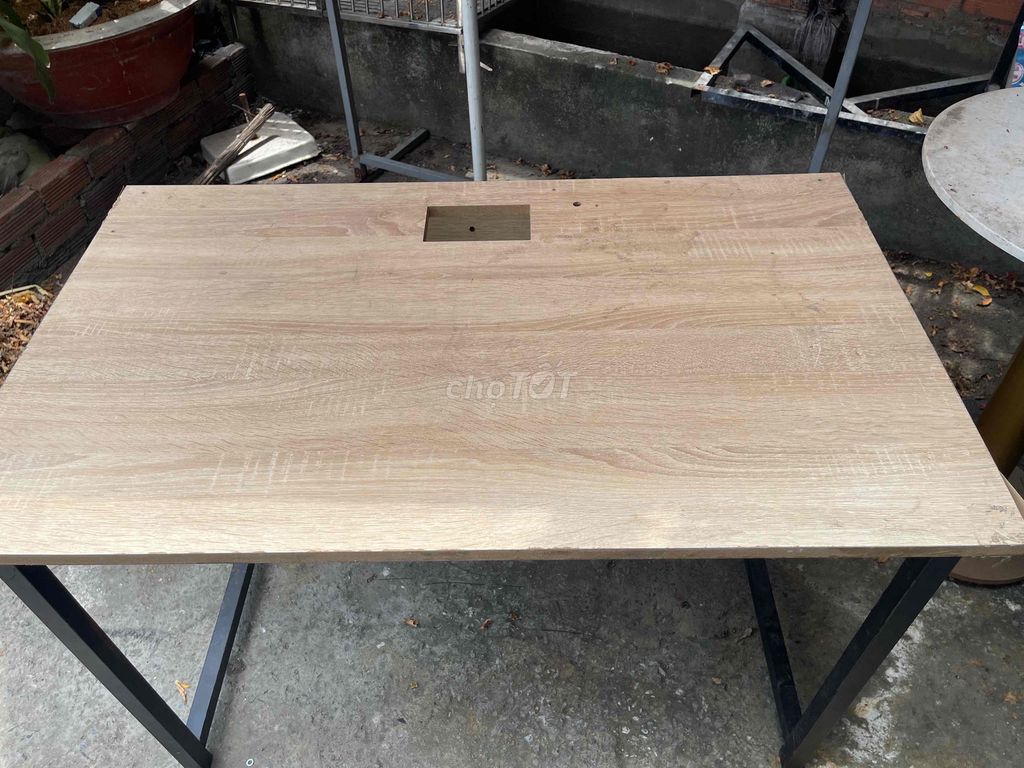 Bàn làm việc gỗ công nghiệp. Mua bán Bàn ghế tại Huyện Hóc Môn Tp Hồ Chí Minh được đăng bởi NGUYỄN VĂN VINH hình 1