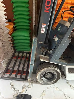 xe nâng komatsu 1 tấn máy xăng. Mua bán Phương tiện khác tại Huyện Tam Nông Đồng Tháp được đăng bởi Lê Mi