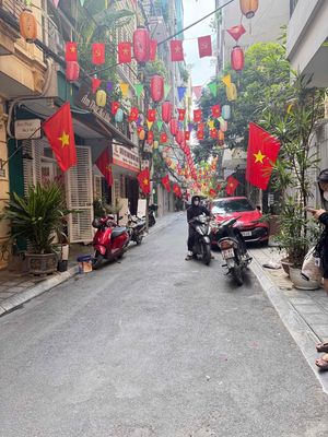 Townhouse 90 m² · 5 bed · Liễu giai