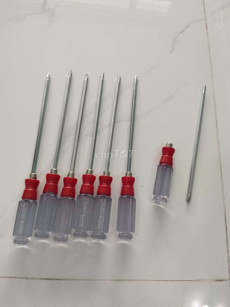 Tua vít Liwin LS40052 6x200mm đỏ. Mua bán Nội thất, đồ gia dụng khác tại Quận Ô Môn Cần Thơ được đăng bởi Duy Nguyễn Ô Môn hình 1
