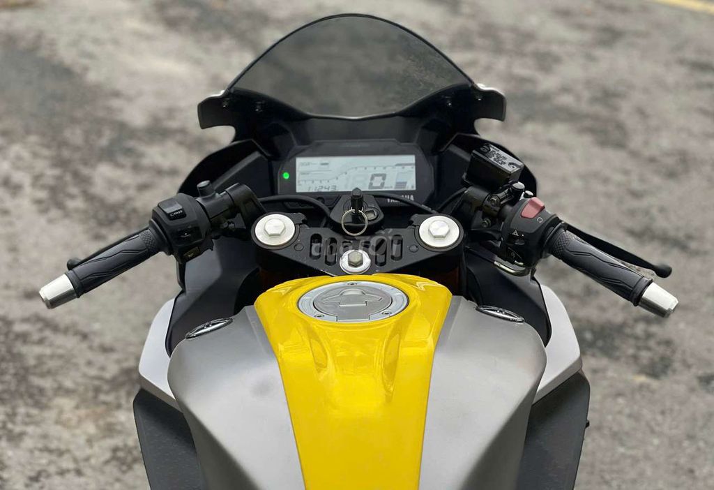 Yamaha R15 V3 Vàng Xám 11000 km. Mua bán Xe máy tại Huyện Long Thành Đồng Nai được đăng bởi Sói hình 5