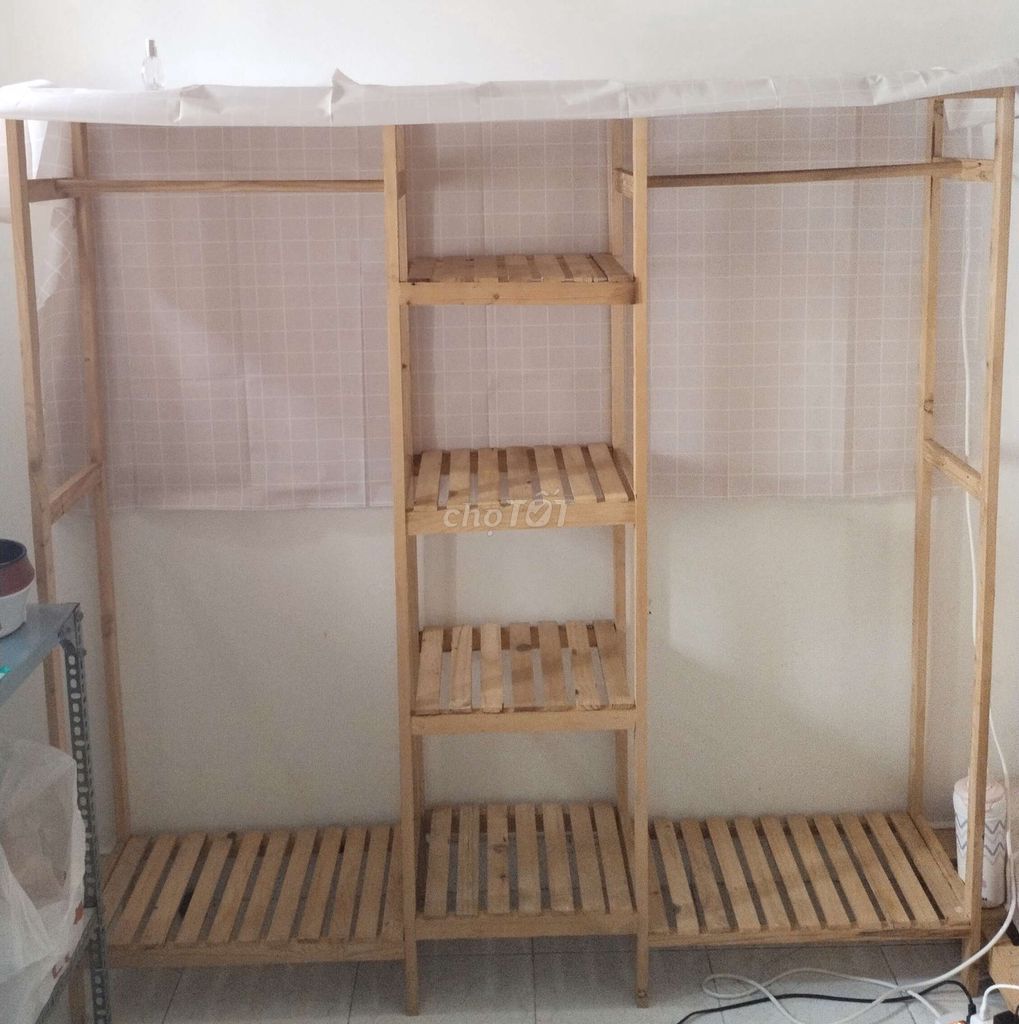 Kệ treo quần áo gỗ 1m6x1m6 Mới. Mua bán Tủ, kệ gia đình tại Quận Bình Thạnh Tp Hồ Chí Minh được đăng bởi Hiếu Hậu Lê hình 1