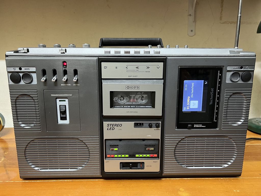 Bộ Đài Radio Cassette châu Âu Philips Grundig RFT