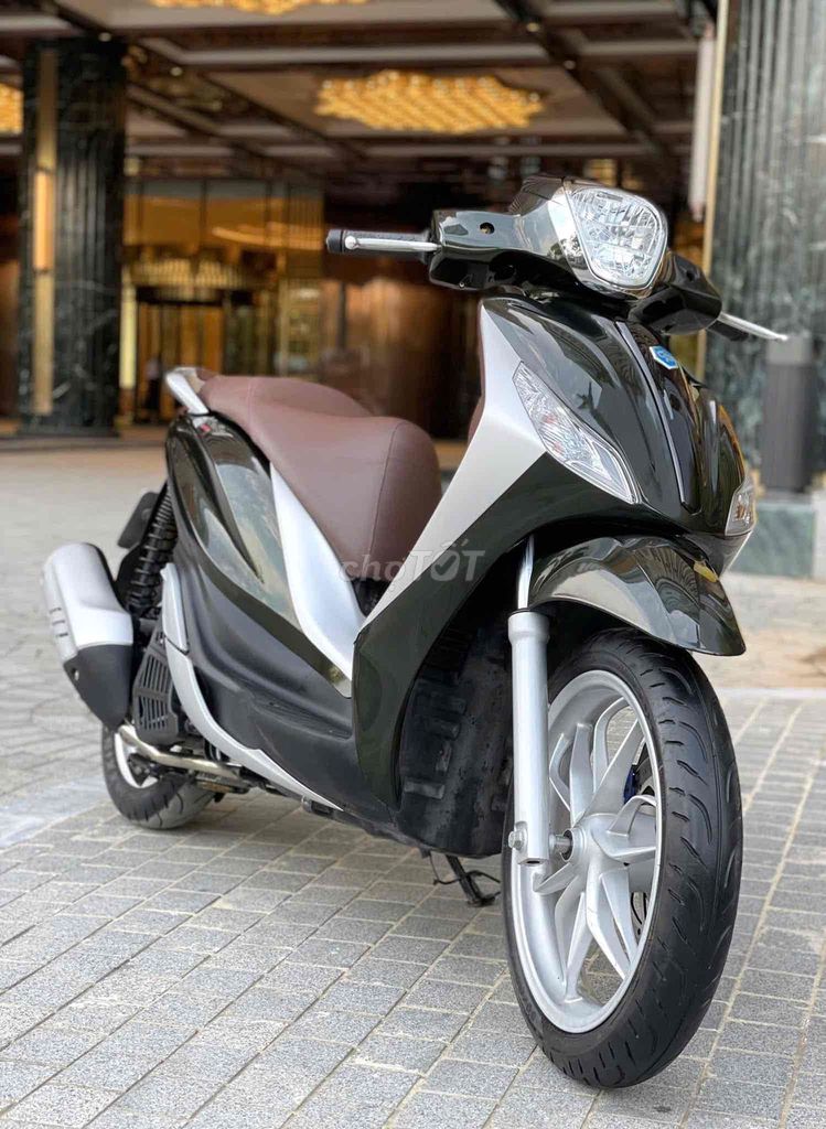 Piaggio Medley 125 ABS. Mua bán Xe máy tại Quận Cầu Giấy Hà Nội được đăng bởi Tuấn Việt Motor hình 2