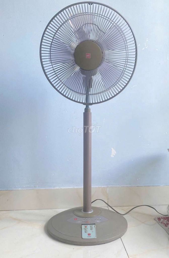 Quạt đứng KDK N30NH Nâu có remote. Mua bán Quạt tại Huyện Củ Chi Tp Hồ Chí Minh được đăng bởi Chú Tư  hình 1