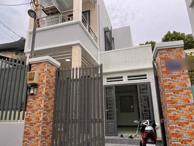 nhà 2 lầu đường số 9 gần metro Bình Thái 3pn hẻm oto hoàn công đủ