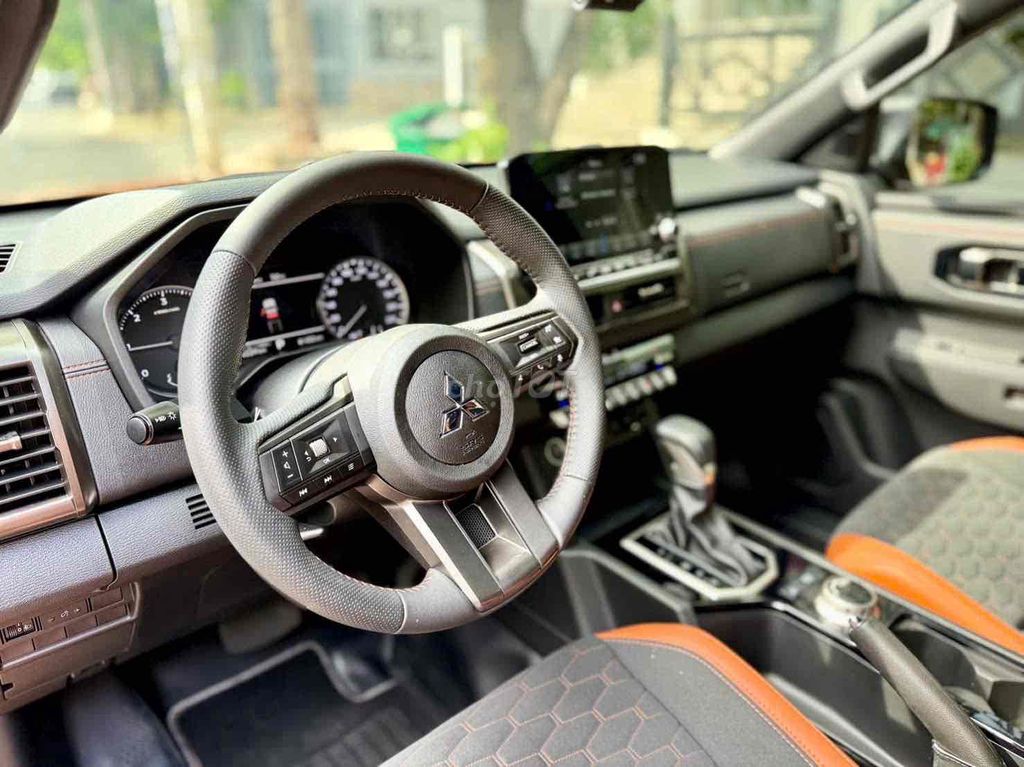 Mitsubishi Triton 2024 Athlete 4WD AT - 15269 km. Mua bán Ô tô tại Huyện Hóc Môn Tp Hồ Chí Minh được đăng bởi MITSUBISHI TRƯỜNG CHINH đại lý chính hãng hình 13