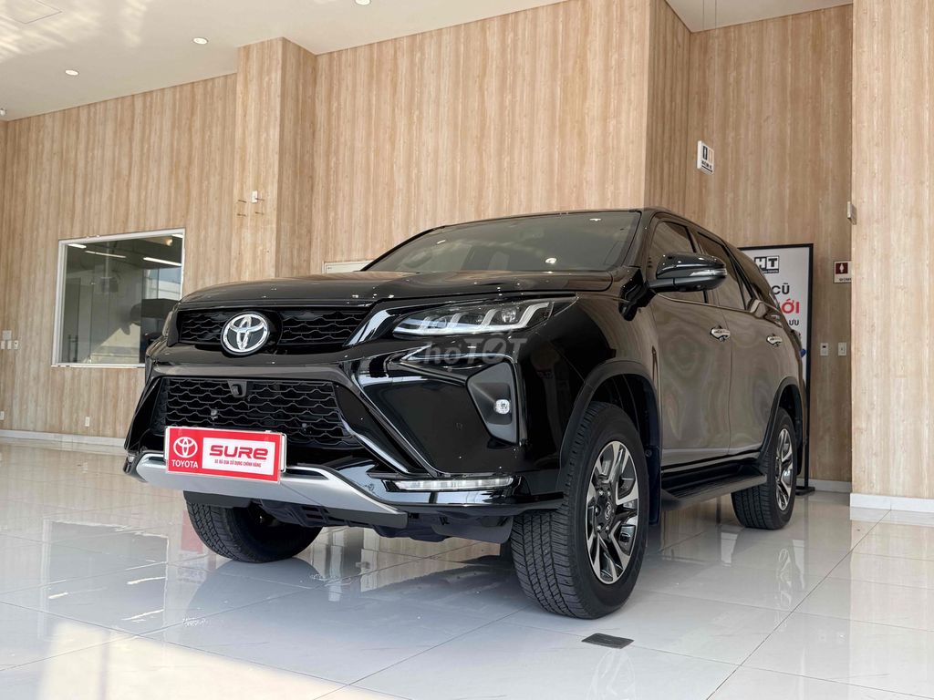 2-осный специальный бензин Toyota Fortuner Legender 2025