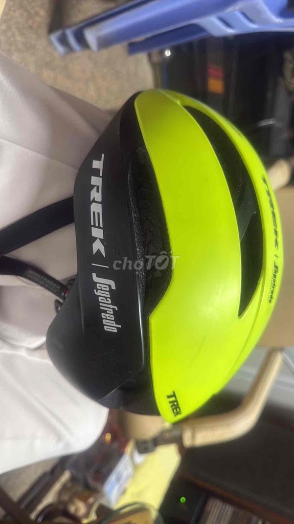 Mũ xe đạp Trek Segafredo Vàng neon