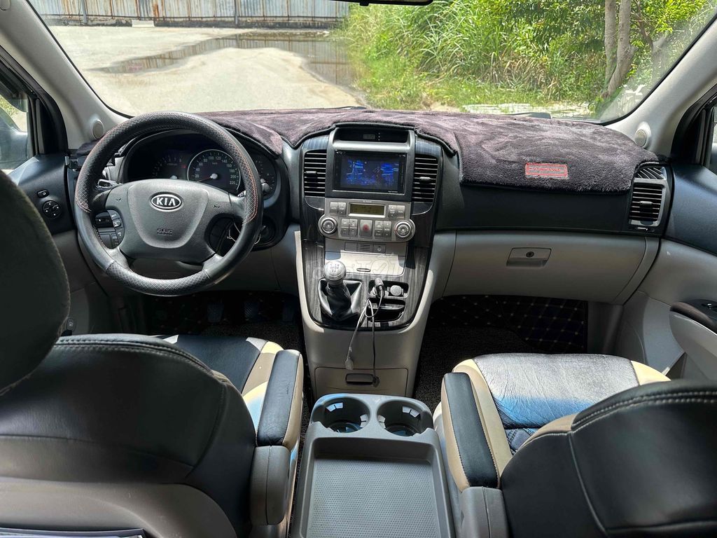 Kia Carnival 2010 - 155 km đời 2010 fom mới xe đẹp. Mua bán Ô tô tại Quận 8 Tp Hồ Chí Minh được đăng bởi Nguyễn Văn Tâm hình 8
