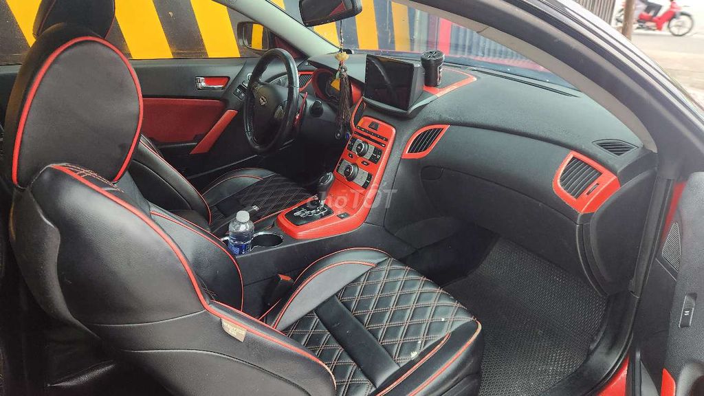 huynhdai Gennessis ( AT),  thể thao 2 cửa. Mua bán Ô tô tại Thành phố Thủ Dầu Một Bình Dương được đăng bởi Nguyễn Gia Bình Dương hình 3