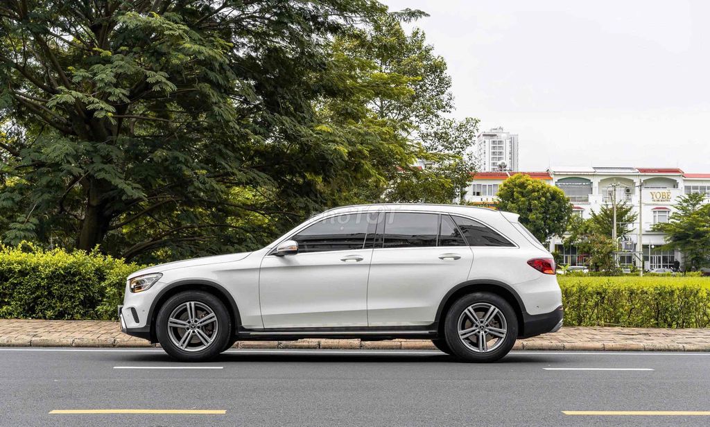 GLC200 (V1) FL 2023 màu trắng cá nhân siêu đẹp. Mua bán Ô tô tại Quận 7 Tp Hồ Chí Minh được đăng bởi Dương Phương hình 5