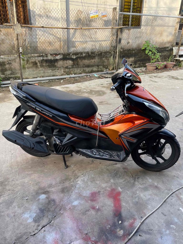 Honda Air Blade Fi 2015 125cc Cam đen b 68 9 chủ. Mua bán Xe máy tại Quận Cái Răng Cần Thơ được đăng bởi Cầm Đồ Minh Tấn hình 3