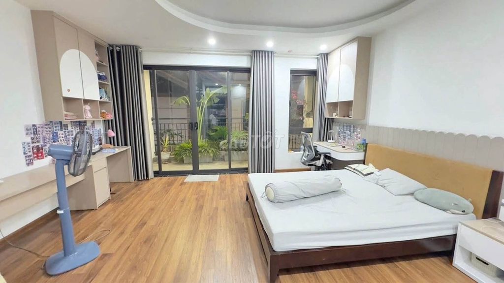 Дом на улице Чан Кхат Тчан, рядом с дорогой, лифт, 40 м², 13.5 млрд