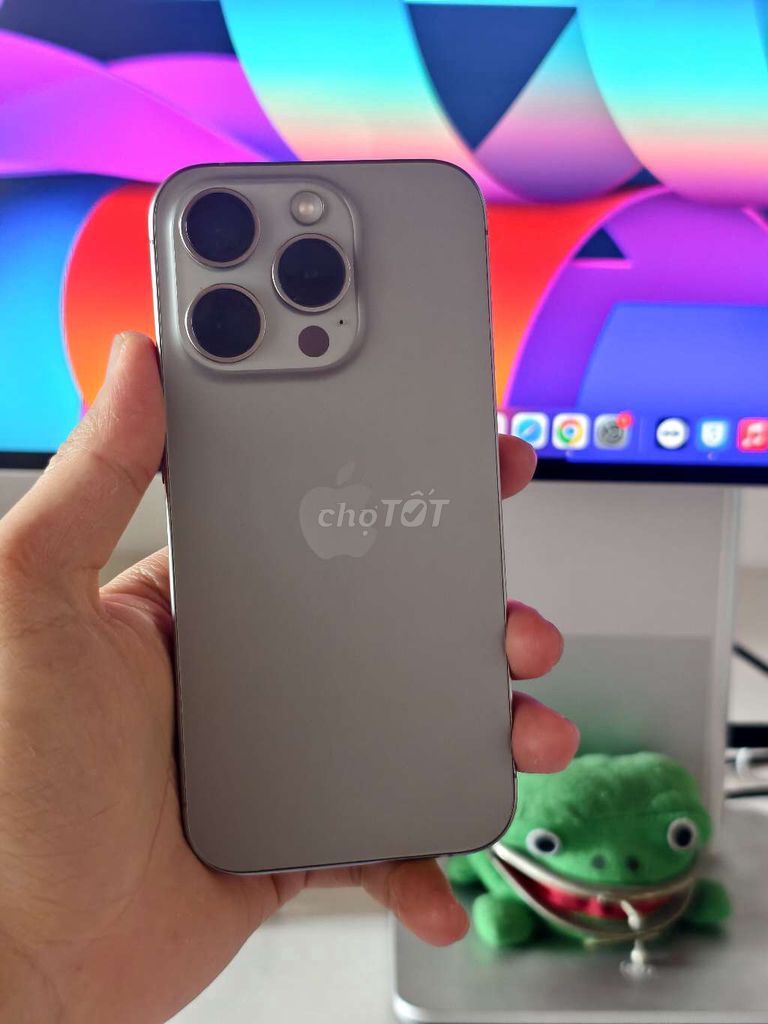 iPhone 15 Pro VN/A Titan tự nhiên Zin áp đẹp 99%. Mua bán Điện thoại tại Quận Liên Chiểu Đà Nẵng được đăng bởi Minh Hiệp CócXanhMobile hình 1