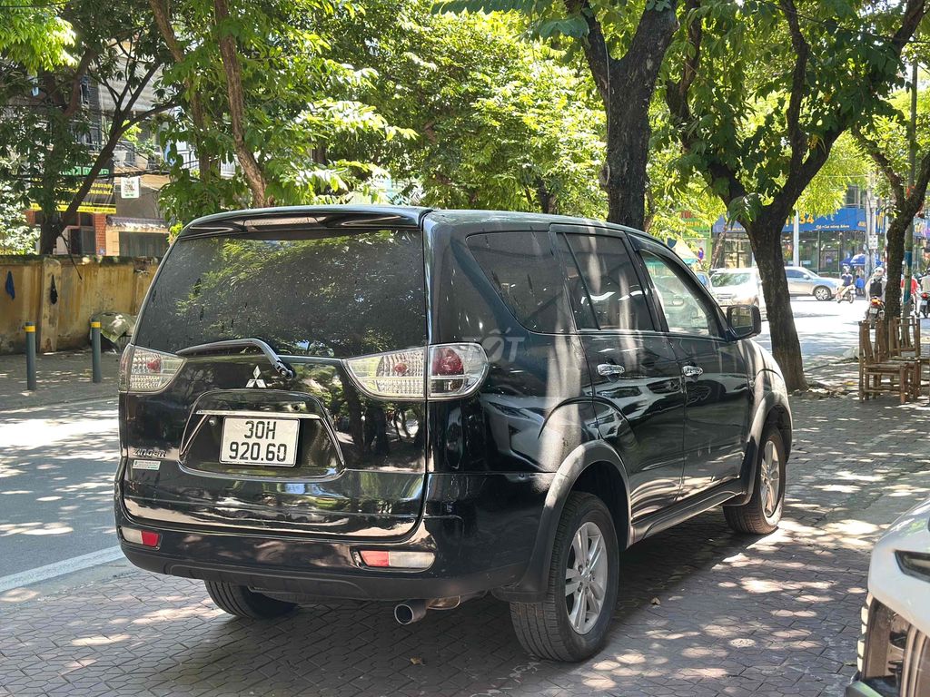 mitsubishi Zinger 2009 2.4MT Đen 7 Chỗ Siêu Mới. Mua bán Ô tô tại Quận Cầu Giấy Hà Nội được đăng bởi Vũ Kiên hình 4