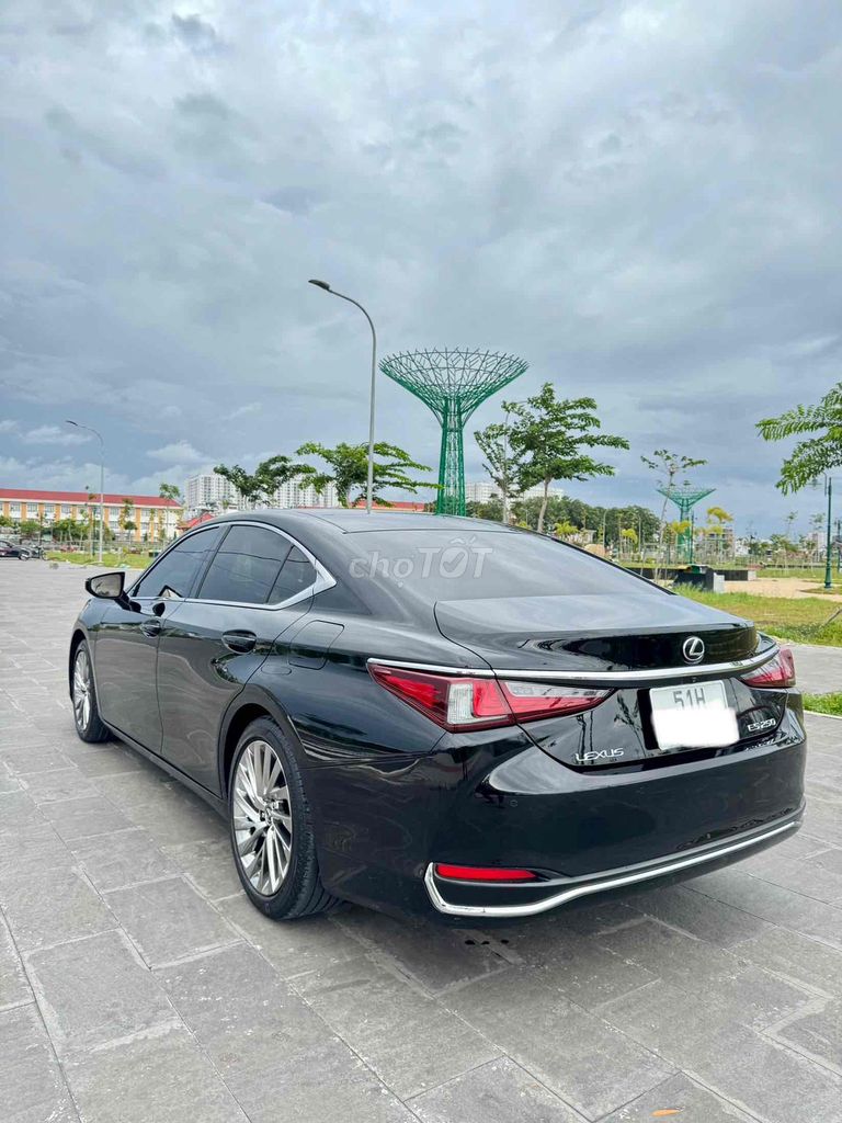 Lexus ES 2020 250 - 27600 km. Mua bán Ô tô tại Quận 7 Tp Hồ Chí Minh được đăng bởi Duy Phạm hình 6