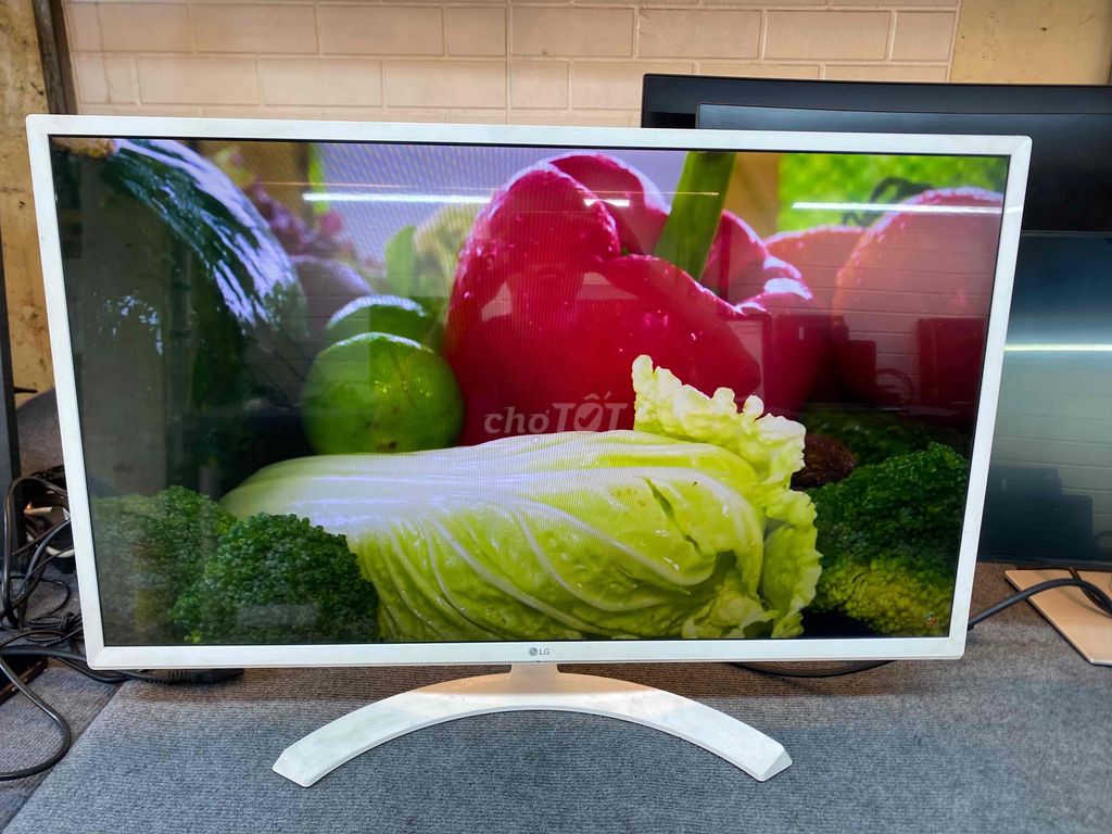 Màn hình LG 32” siêu đẹp